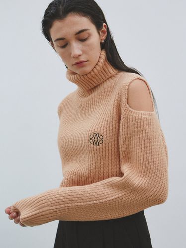 Nicole Turtleneck Shoulder Cut-out Sweater_Brown - NICK&NICOLE - Modalova