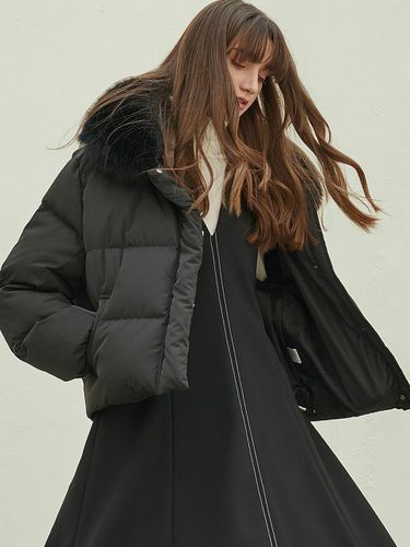 Fluffy Down Jacket (Black) - MITTE - Modalova