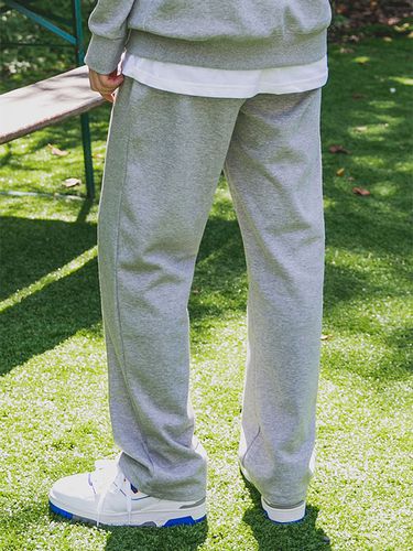 Semi-Wide Basic Sweatpants 2 Options _ 6 Colors - alvinclo - Modalova