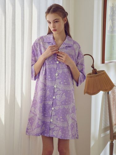 Bandana Pattern Long Shirt_Lavender - BALCONY in SUITE - Modalova