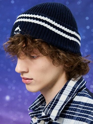 Dolphin Logo Line Beanie [Navy] - WAIKEI - Modalova