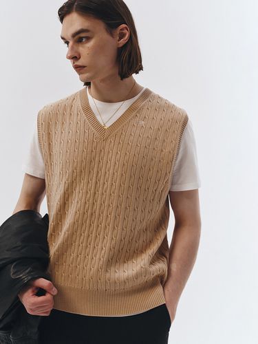 Unisex V-Neck Cable Knit Vest () - Dunst for MEN - Modalova