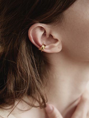 Simple Gold Fiexura Earring - Les Bijoux Philosophy - Modalova