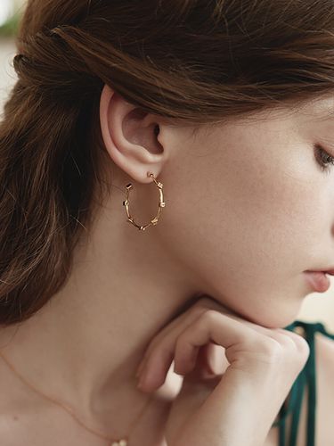 Simple Gold Gear Earring - Les Bijoux Philosophy - Modalova