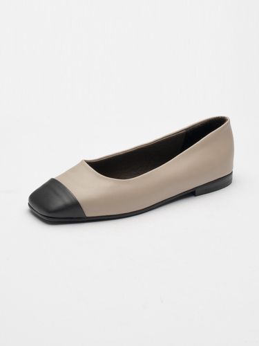 Becca Ballerina Flat_Light Taupe - SEONG YUN JOO - Modalova