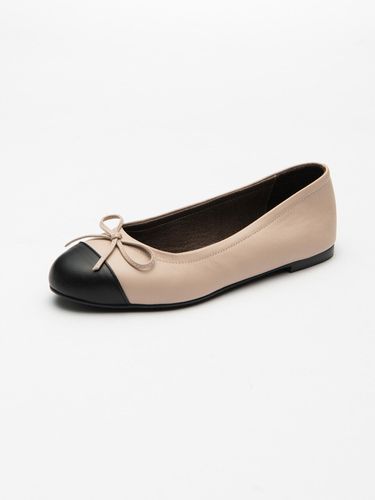 Benny Ballerina Flat_Beige - SEONG YUN JOO - Modalova