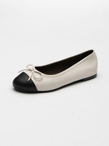 Benny Ballerina Flat_Off White - SEONG YUN JOO - Modalova