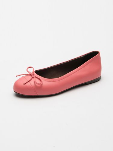 Benny Ballerina Flat - SEONG YUN JOO - Modalova