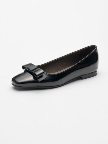 Greta Flat_Black (Patent) - SEONG YUN JOO - Modalova