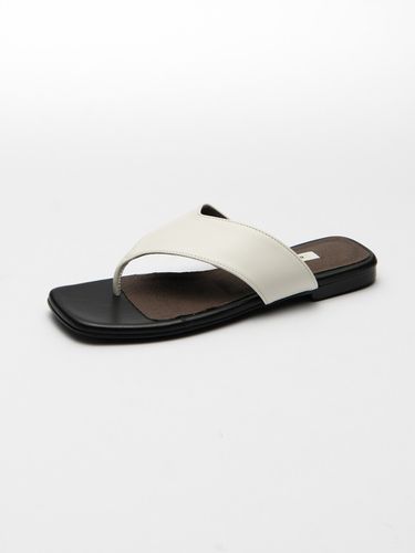 June Flip Flops_Off White / Black - SEONG YUN JOO - Modalova