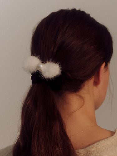 Pearly Soft Fur Hair Scrunchie_ 5 Colors - BARA DU - Modalova