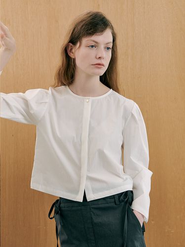 L Volume Cropped Blouse_White - GANISONG - Modalova