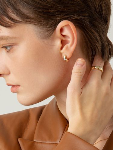 Bold Classic One Touch Earring #12 _ 2 Colors - LUNNE - Modalova