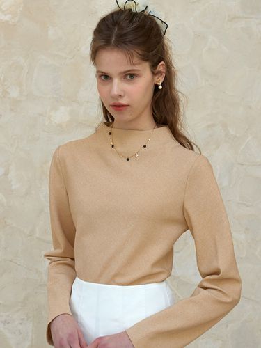 Half Neck Blouse_Beige j1135 - JOORTI - Modalova