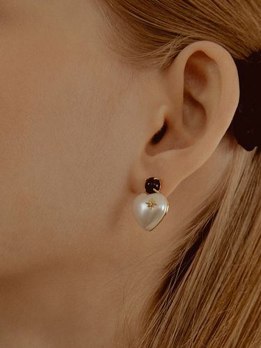 Onyx Pearl Heart Earring - TATIANA - Modalova