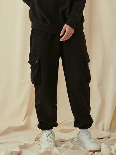 Jogger 4118 Fleece Cargo Jogger Pants_Black - MAGOODGAN - Modalova