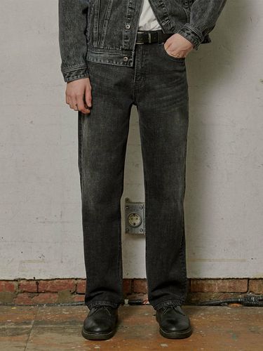 Ripped 7510 Whisker Straight Fit Denim Pants_Black - MAGOODGAN - Modalova