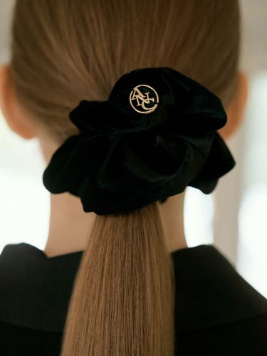 ANC Velvet Scrunchie (3 Colors) - ANOETIC - Modalova