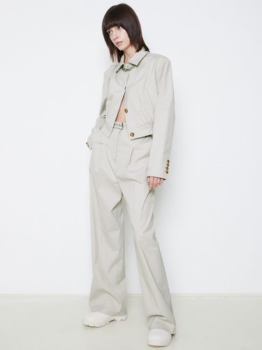 Volume Shirring Crop Jacket (Beige) - HAE BY HAEKIM - Modalova