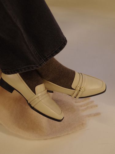 Odd Loafers_Yellow Beige - ENLUNIQ - Modalova