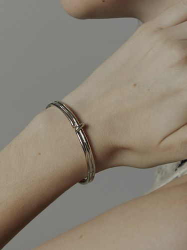 Swirly Bangle - Silver - Invisible collage - Modalova