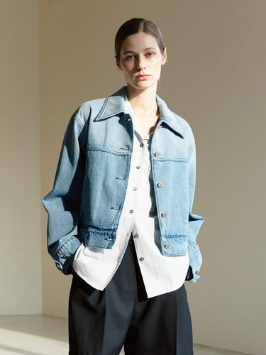 RTS Wide Sleeve Denim Jacket () - MOHAN - Modalova