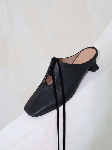 Shirring Hole Mules - Black - february second - Modalova