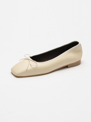 Mattie Ballet Flat_Butter - SEONG YUN JOO - Modalova