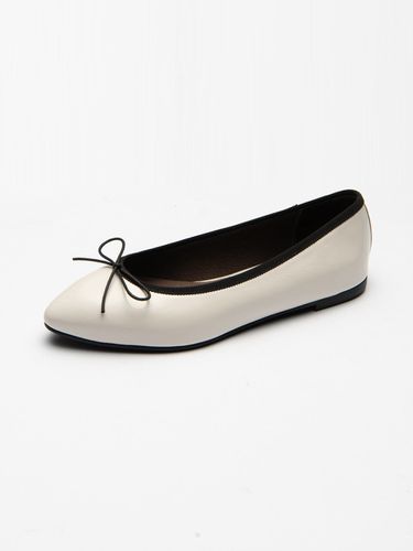 Mimi Ballet Flat (Soft Patent) - SEONG YUN JOO - Modalova