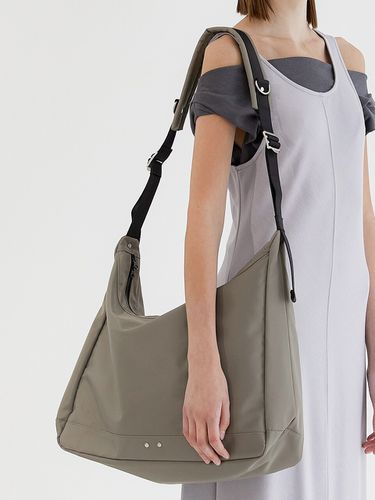 Nylon Big Messenger Bag (Beige) - HY-PHEN - Modalova