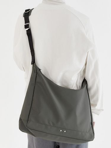 Nylon Big Messenger Bag (Khaki) - HY-PHEN - Modalova