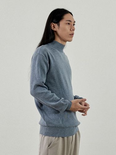 Cash Half Turtle Neck Knit Sweater _ - Analogmood - Modalova