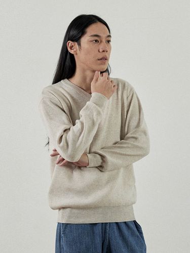 Cash Semi V-Neck Knit Sweater - Analogmood - Modalova