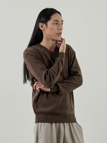 Cash Semi V-Neck Knit Sweater _ - Analogmood - Modalova