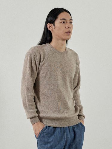 Cash Semi Round Knit Sweater _ - Analogmood - Modalova