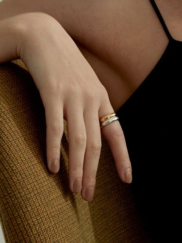 Simple Clam Band Ring Ring #LSR10_ 2 Colors - LUNNE - Modalova