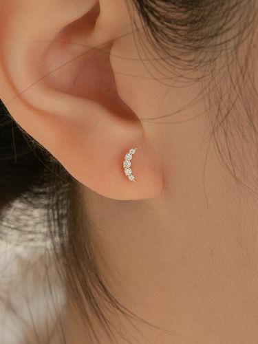 Crescent CZ Piercing #PIB15 _ 2 Colors - LUNNE - Modalova