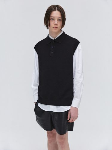 Button Collar Knit Vest_Black - EZIO - Modalova