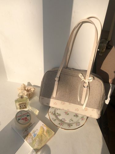 Floral Boston Bag_Warm Grey - ovuni - Modalova