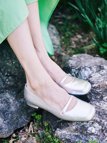 Jane With A Flower Flats_Silver - ENLUNIQ - Modalova