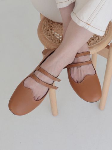 Wavy Strap Flat_Brown - KIDAY - Modalova