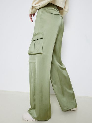 Relaxed Pocket Wide Pants () - HAE BY HAEKIM - Modalova