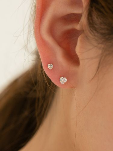 Heart CZ Earrings #ES03 - LUNNE - Modalova