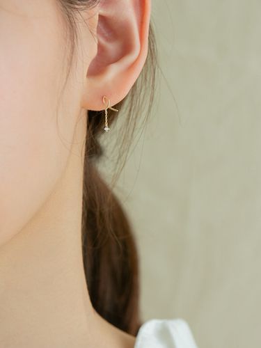 Ribbon Cubic Drop Earrings #ES20_ Gold - LUNNE - Modalova