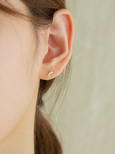 Rough Stick Bar Earrings #ES22_ Gold - LUNNE - Modalova