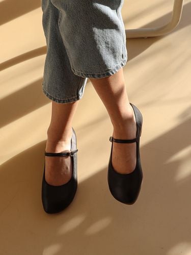 Daily Flat Shoes_Black - MOL:pin - Modalova