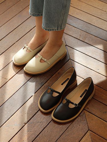 Sopher Flat Shoes_Beige - MOL:pin - Modalova