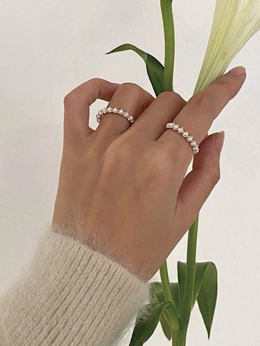 Blossom Pearl Ring - moire_ - Modalova