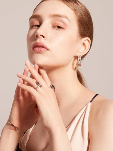 Olivia Layered Hoop Earrings - TANI by MINETANI - Modalova