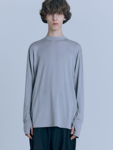 Layered Long Sleeve T-Shirt (Charcoal) - AREUBAN - Modalova